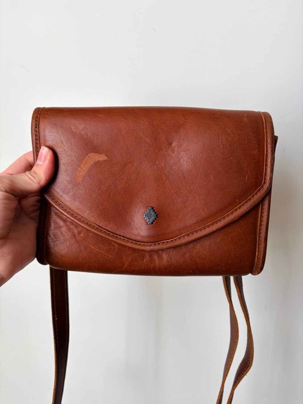 Nena & Co Tesoro Crossbody Wallet in Cafe - Picture 2 of 8